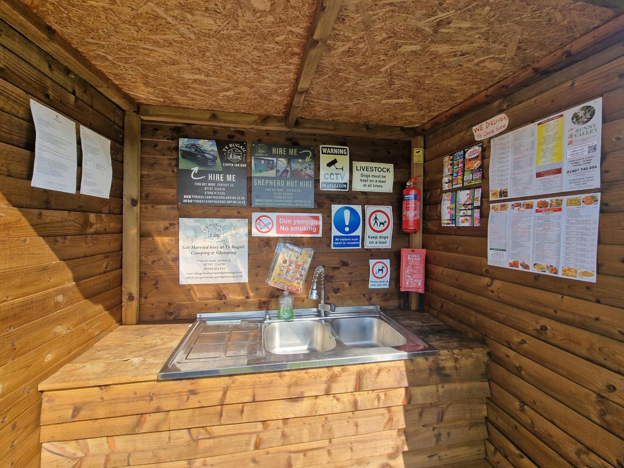 Beautiful 1-Bed Bell Tent In Holyhead Kültér fotó