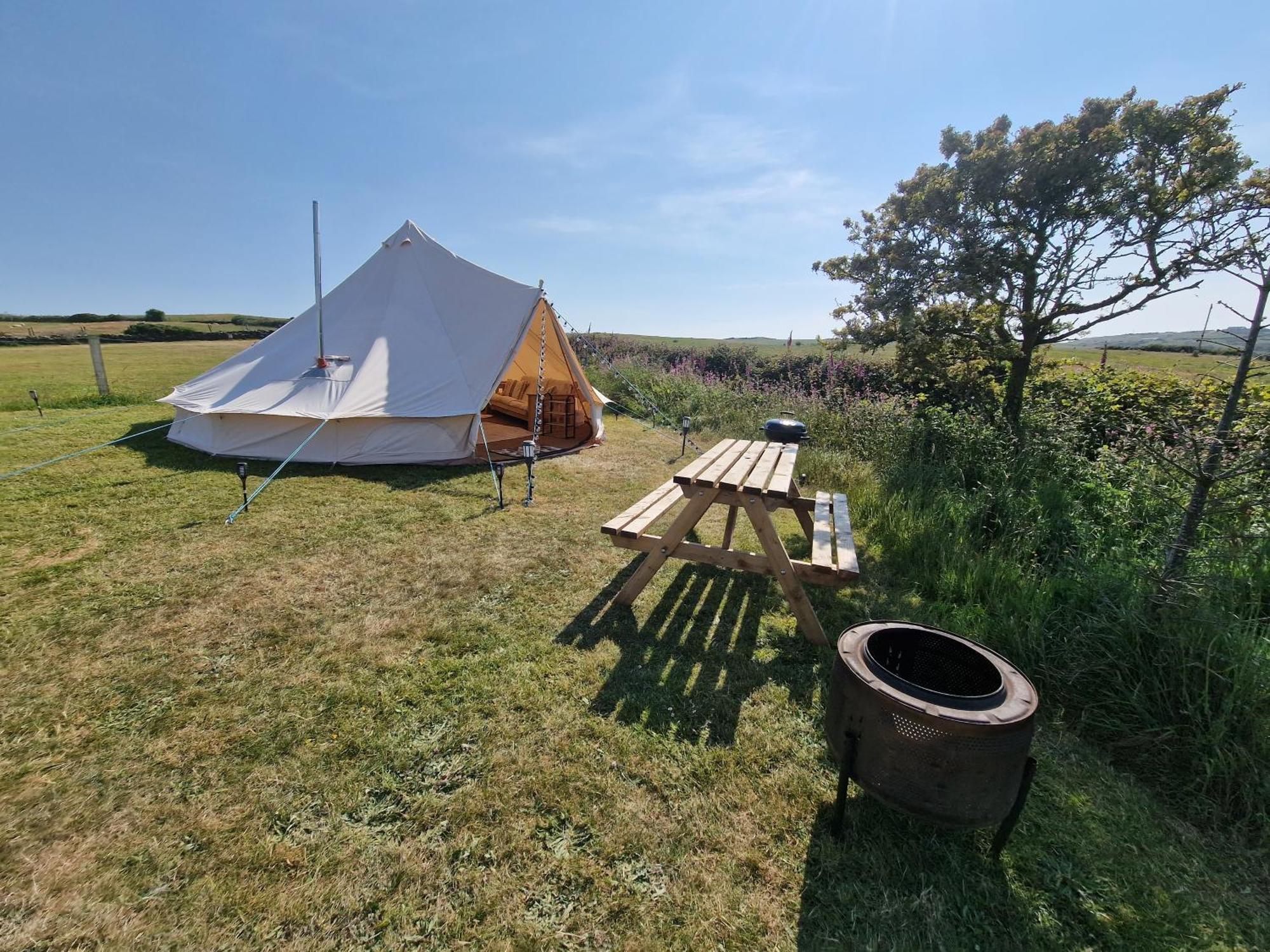 Beautiful 1-Bed Bell Tent In Holyhead Kültér fotó