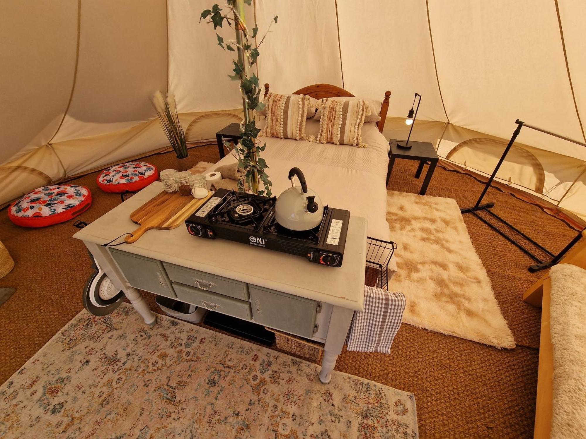 Beautiful 1-Bed Bell Tent In Holyhead Kültér fotó