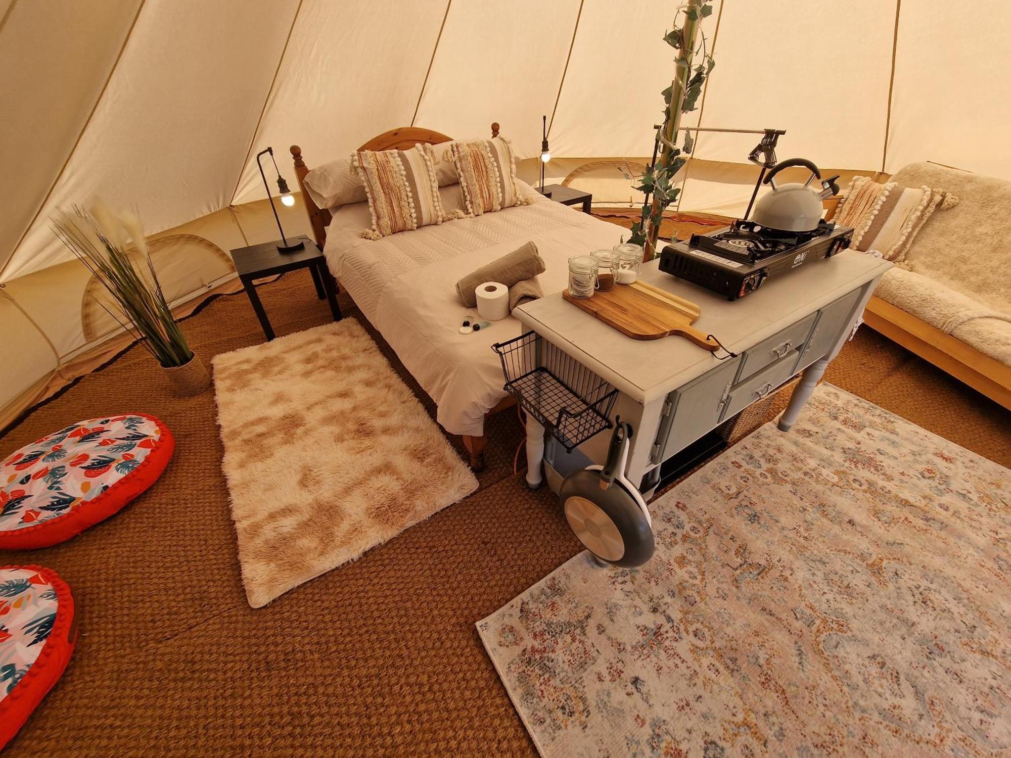 Beautiful 1-Bed Bell Tent In Holyhead Kültér fotó
